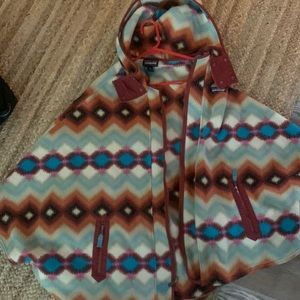Patagonia Synchilla poncho